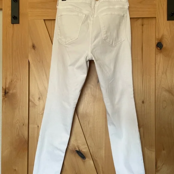 Old Navy Women's White High Rise Rockstar Skinny Jeans - Picture 4 of 4